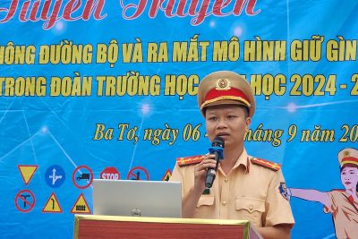 Tuyên truyền an toàn giao thông cho đoàn viên, thanh niên và ra mắt mô hình giữ gìn an ninh trật tự trong Đoàn trường học năm 2024