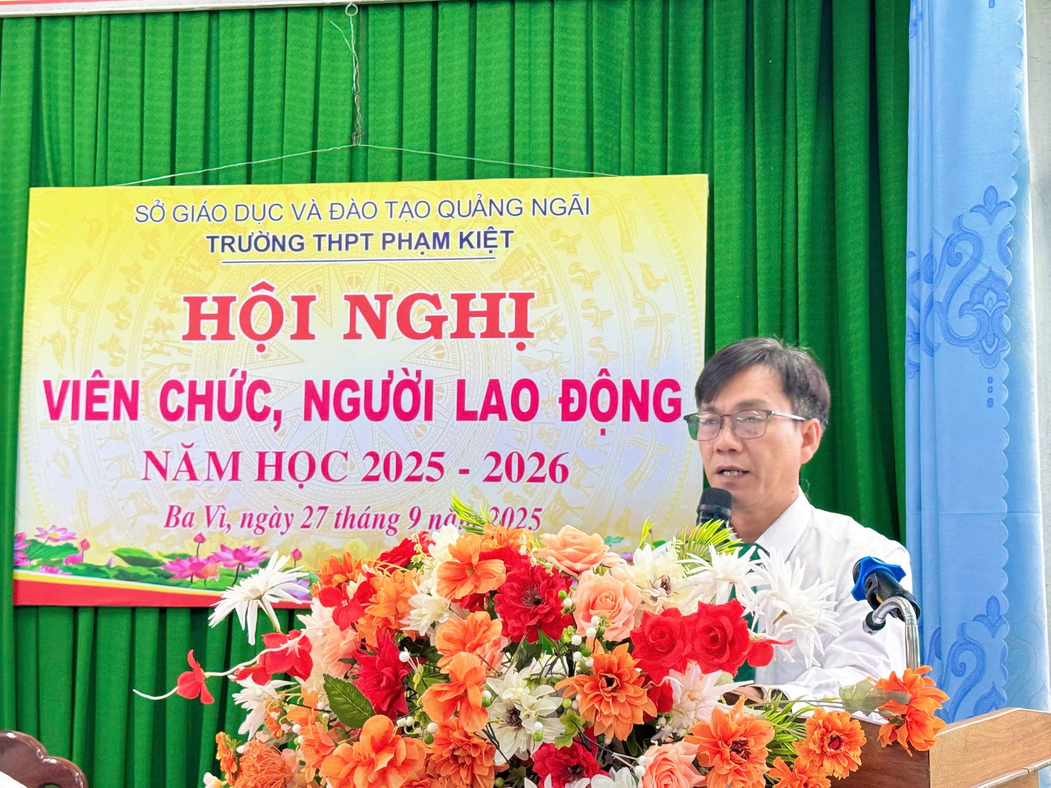 HỘI NGHỊ VIÊN CHỨC, NGƯỜI LAO ĐỘNG TRƯỜNG THPT PHẠM KIỆT NĂM HỌC 2025-2026